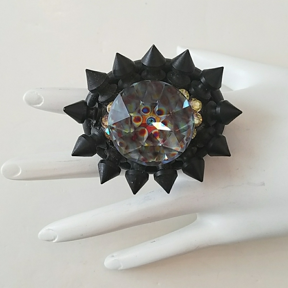 GASOLINE GLAMOUR SPIKE RING peacock round